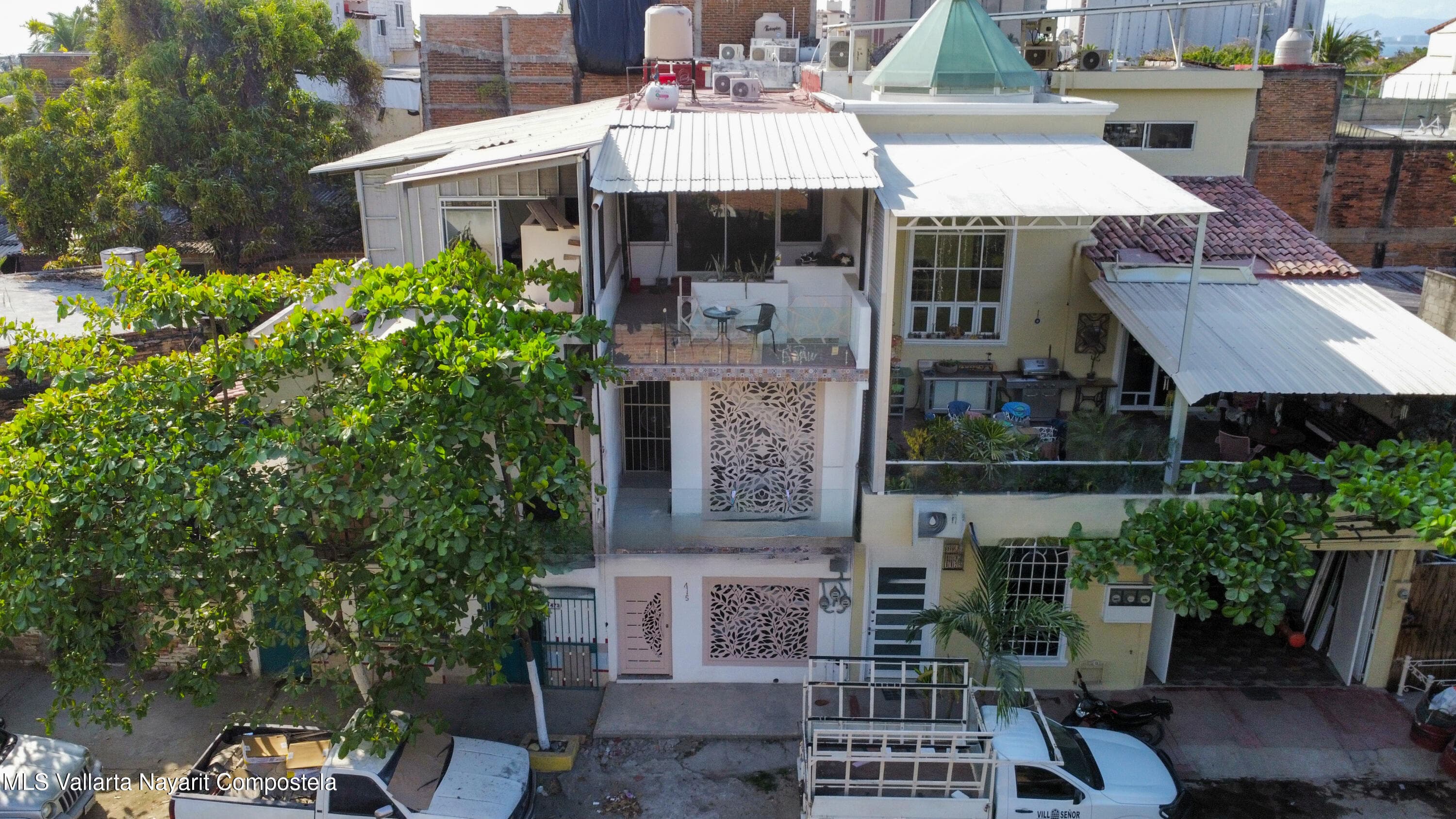 Mangos Building